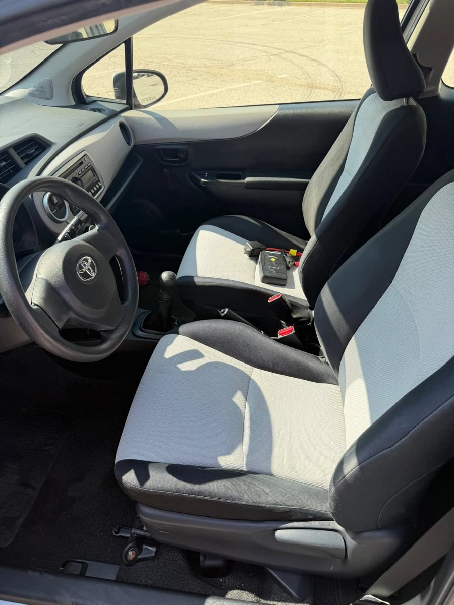 Used 2013 Toyota Yaris L FWD image 8