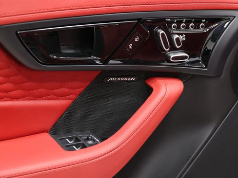 Used 2024 Jaguar F-TYPE R image 12