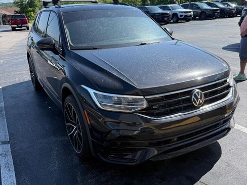Used 2023 Volkswagen Tiguan SE R-Line FWD image 3