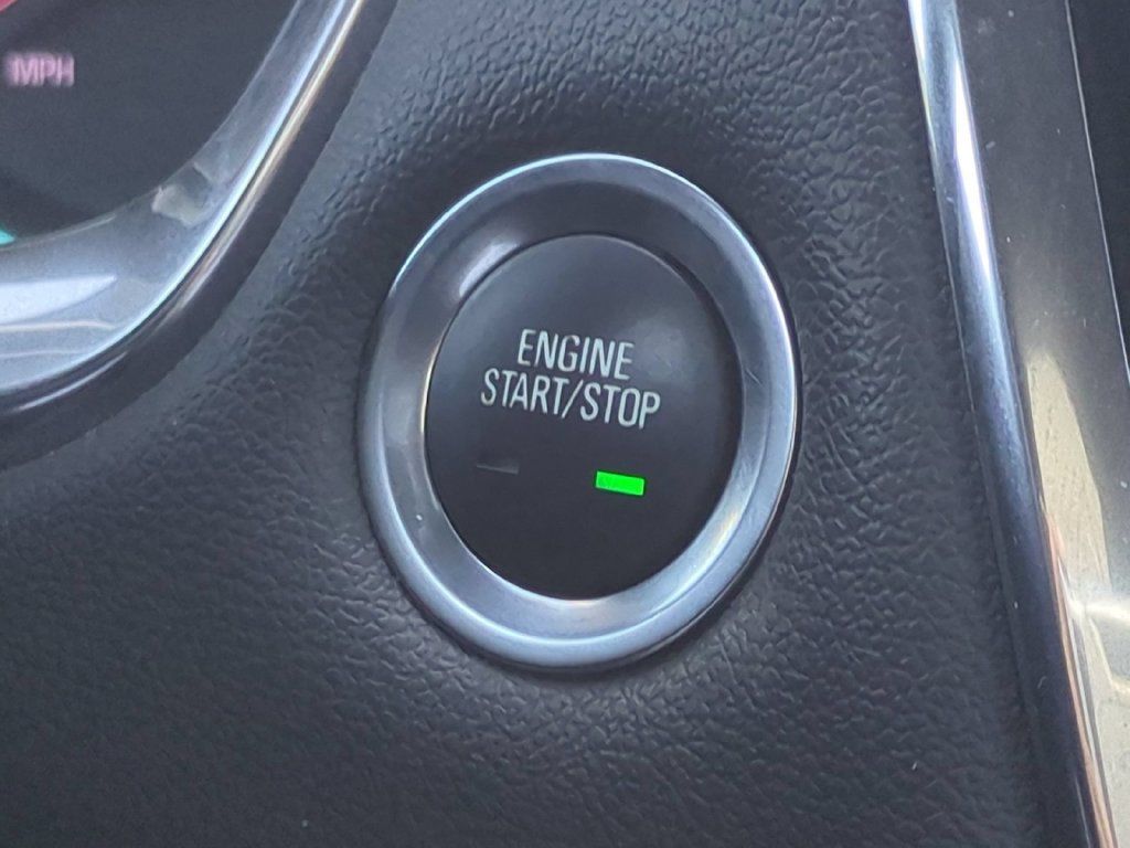 Used 2023 Chevrolet Traverse LT FWD image 34