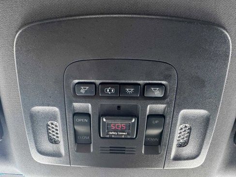 Used 2019 Toyota Avalon XSE image 33