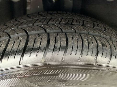 Used 2017 Chevrolet Cruze LT w/ Convenience Package image 33