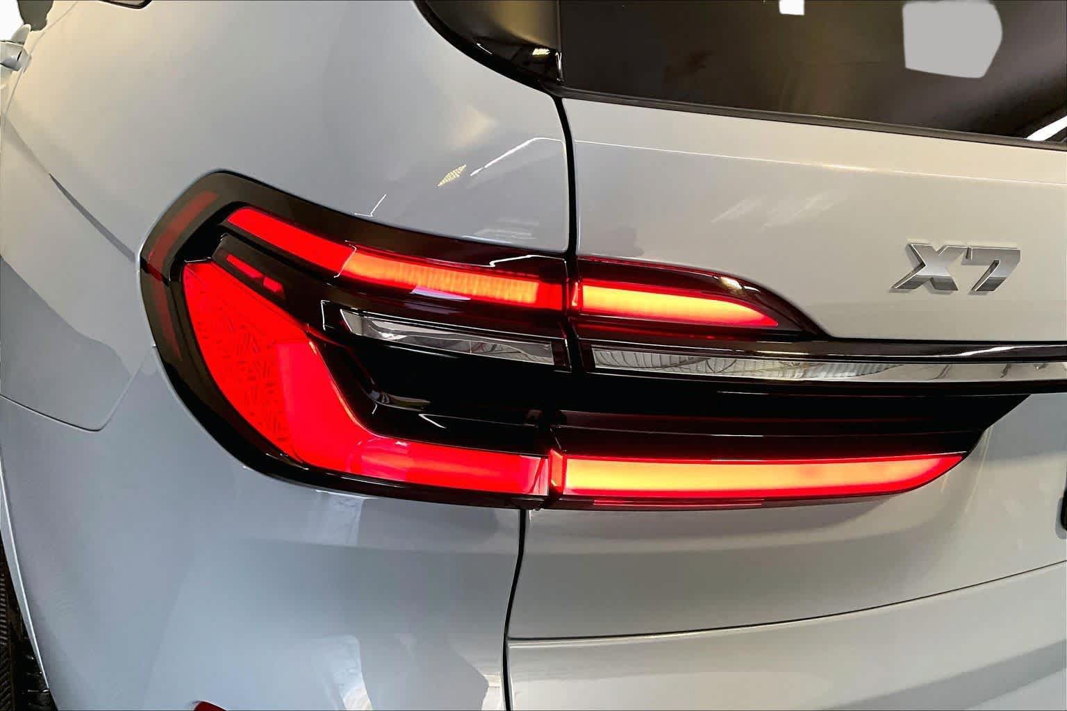Used 2023 BMW X7 M60i w/ Executive Package AWD/4WD image 28