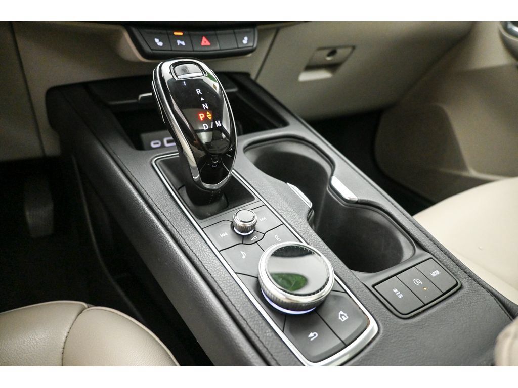 Used 2020 Cadillac XT4 Luxury w/ Cold Weather Package AWD/4WD image 16