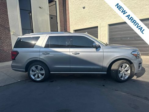 Used 2024 Ford Expedition Platinum AWD/4WD image 8