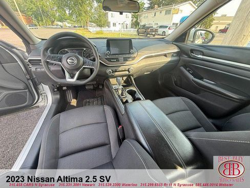 Used 2023 Nissan Altima 2.5 SV FWD image 12