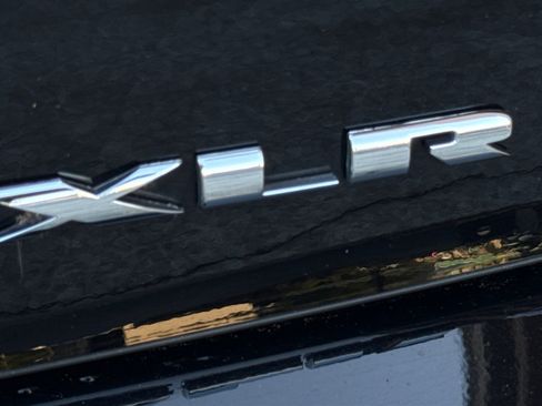 Used 2004 Cadillac XLR image 45