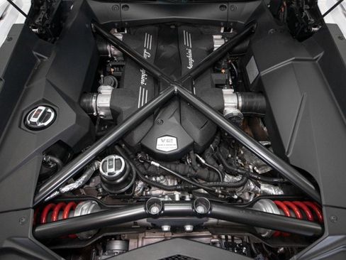 Used 2017 Lamborghini Aventador S image 61