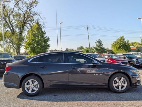 Used 2023 Chevrolet Malibu LT FWD image 4