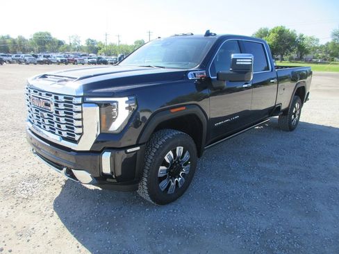 New 2026 GMC Sierra 3500 Denali w/ Denali Reserve Package AWD/4WD image 11