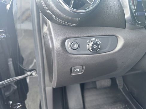 Used 2025 Chevrolet Blazer LT w/ Redline Edition image 9