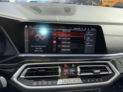 Used 2021 BMW X5 M50i AWD/4WD image 38