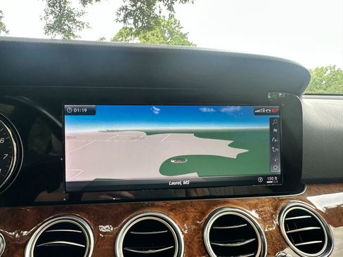 Used 2018 Mercedes-Benz E 300 w/ Premium 1 Package image 40