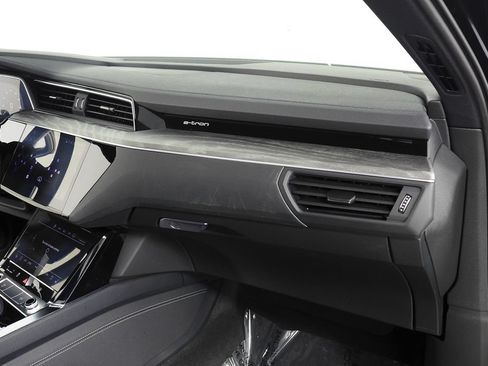 Used 2024 Audi Q8 e-tron Premium Plus w/ Premium Plus Package AWD/4WD image 14