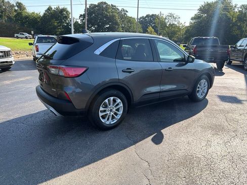 Used 2020 Ford Escape SE FWD image 2