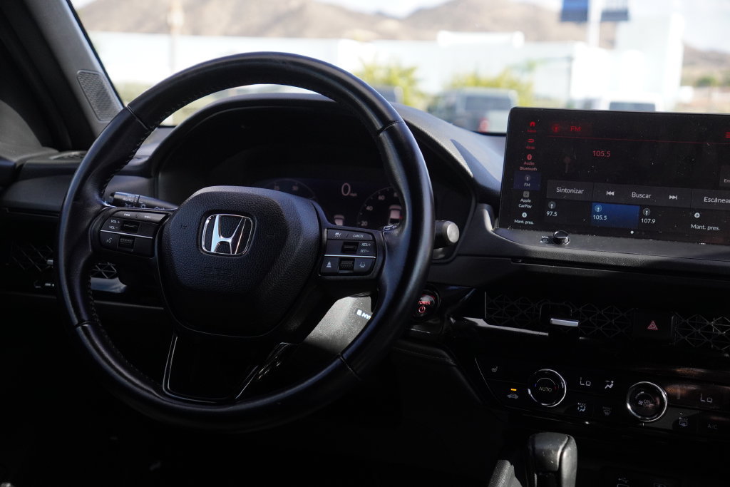 Used 2025 Honda Accord Sport image 37