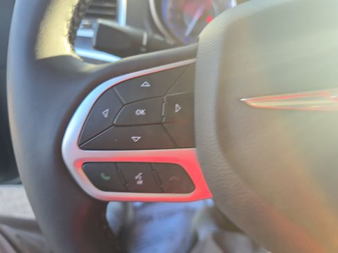 Used 2022 Chrysler 300 Touring L w/ Comfort Group image 25