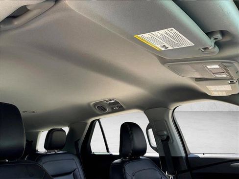 Used 2023 Ford Explorer XLT w/ Equipment Group 202A RWD image 16