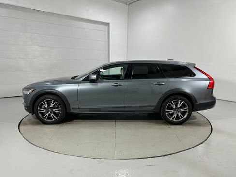 Used 2017 Volvo V90 T6 Cross Country AWD/4WD image 20