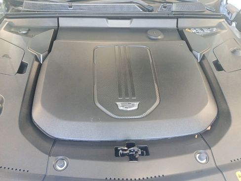 Certified 2024 Cadillac Lyriq Luxury AWD/4WD image 25