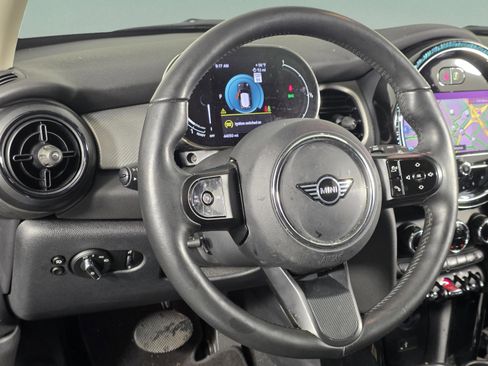 Used 2024 MINI Cooper 2-Door Hardtop image 11