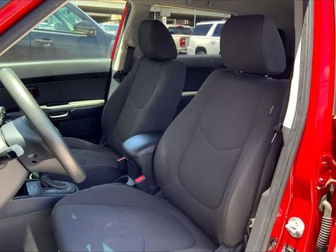 Used 2013 Kia Soul FWD image 11
