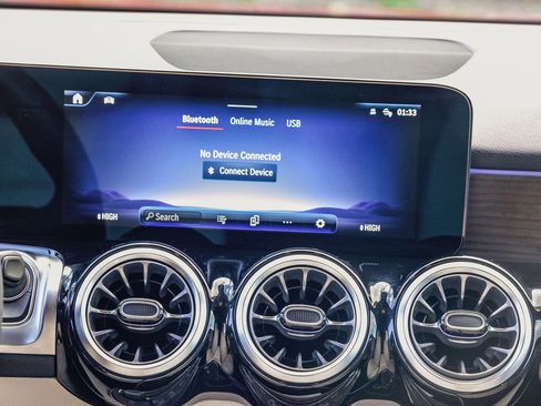 Used 2025 Mercedes-Benz EQB 250+ image 17