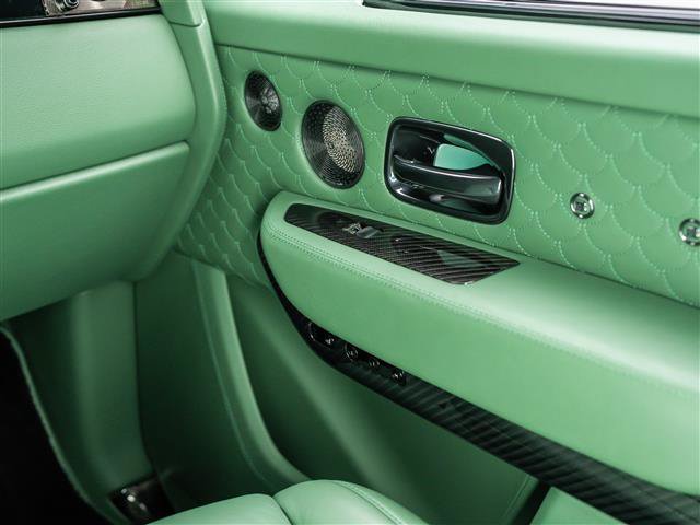 Used 2025 Rolls-Royce Cullinan AWD/4WD image 32