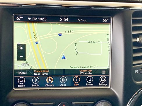 Used 2018 Jeep Grand Cherokee Limited image 38