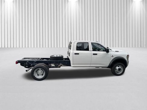 New 2026 RAM 5500 Tradesman w/ Chrome Appearance Group image 3