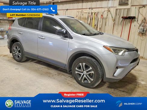 Used 2018 Toyota RAV4 LE FWD image 5