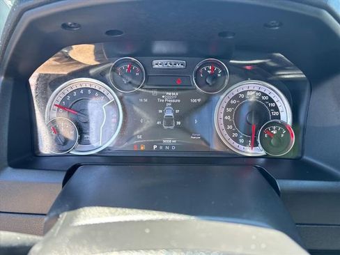 Used 2022 RAM 1500 Classic SLT w/ Electronics Convenience Group AWD/4WD image 27