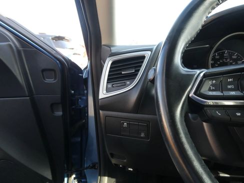 Used 2017 MAZDA MAZDA3 Touring image 16