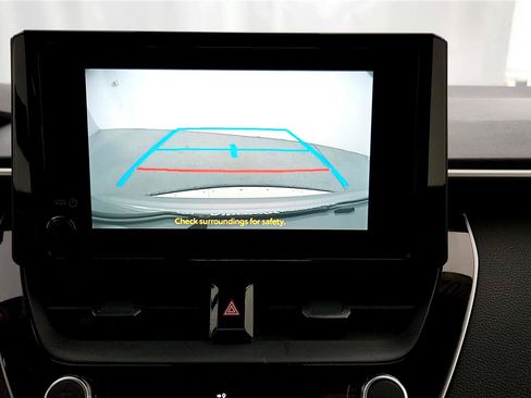 Used 2024 Toyota Corolla LE image 31