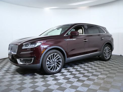 Used 2019 Lincoln Nautilus Reserve AWD/4WD image 2