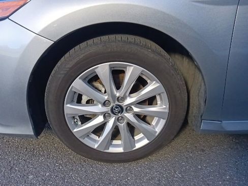 Used 2019 Toyota Camry L image 10