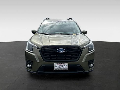 Used 2023 Subaru Forester Premium w/ Popular Package #2 AWD/4WD image 3