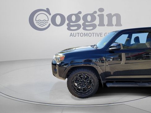 Used 2015 Toyota 4Runner SR5 RWD image 2