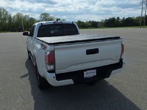 Used 2023 Toyota Tacoma TRD Sport w/ TRD Premium Sport Package image 8