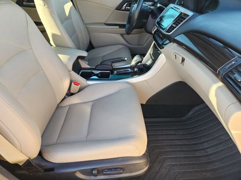 Used 2017 Honda Accord EX-L image 15