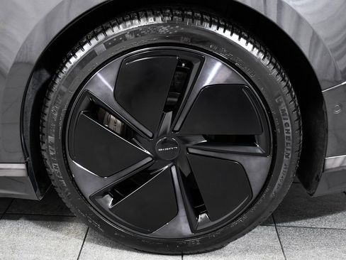 Used 2024 Lucid Air Grand Touring image 8