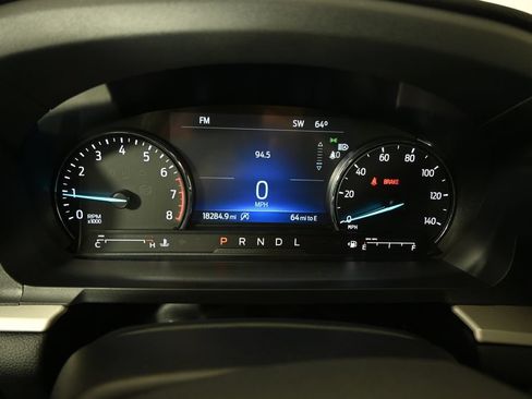 Used 2024 Ford Explorer XLT AWD/4WD image 25