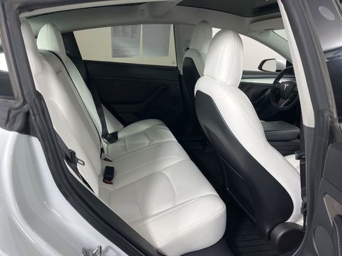 Used 2021 Tesla Model 3 Performance image 11