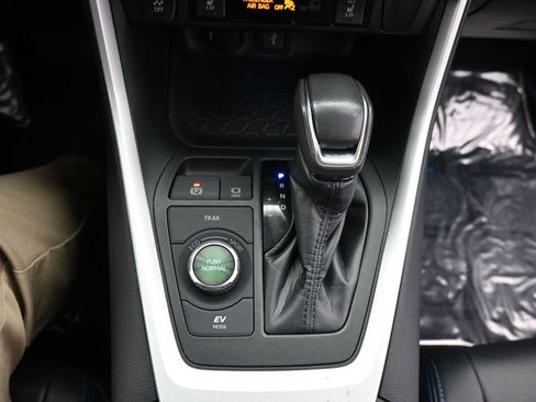 Used 2020 Toyota RAV4 XSE image 13