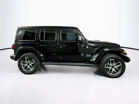 Used 2024 Jeep Wrangler Unlimited w/ Technology Group AWD/4WD image 10