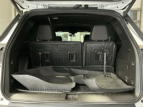 Used 2023 Chevrolet Traverse LT w/ LPO, Floor Liner Package AWD/4WD image 26
