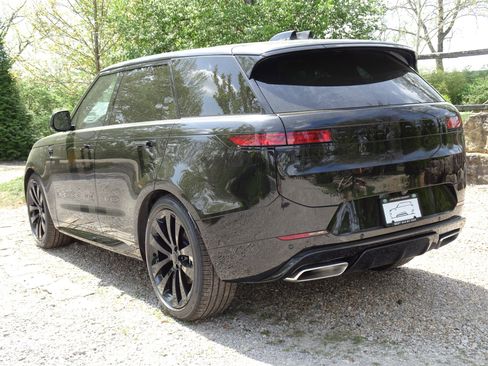 New 2026 Land Rover Range Rover Sport Dynamic SE AWD/4WD image 10