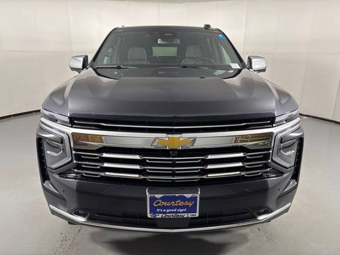 Certified 2025 Chevrolet Suburban Premier AWD/4WD image 4