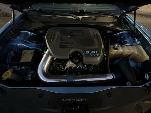 Used 2018 Dodge Charger SXT image 24