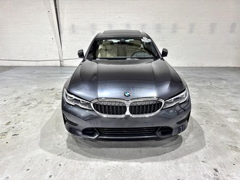 Used 2019 BMW 330i Sedan w/ Premium Package image 2